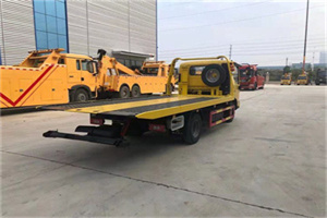 得荣非事故拖车