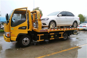 得荣附近拖车救援24小时服务热线